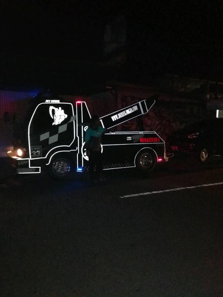 30derek-klaten-1.jpg